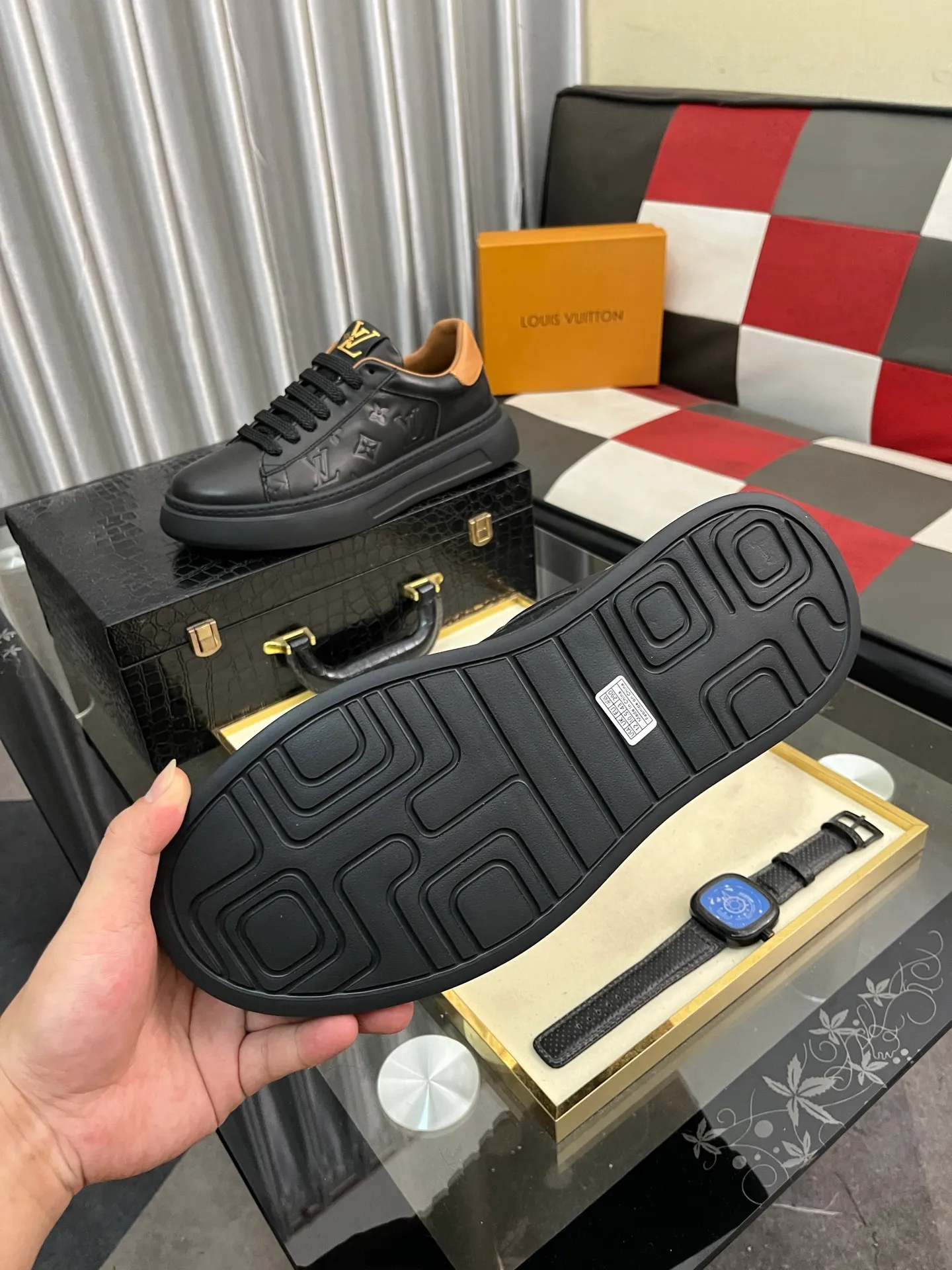 Men's shoes 💰480⌚️⌚️【LOUlS VUlTTON】Louis Vuitton～unique modern sneakers. LV counter purchasing 🏃casual shoes😍😍 Men's 2025 counters are on sale at the same time. The original brand imported from Italy selects first-layer soft cowhide. ➕Special material 🐑Sheepskin lining Size: 38-442⃣️Colors available
